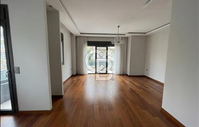 Suadiye Sahilde Havuzlu Binada SATILIK 3+1