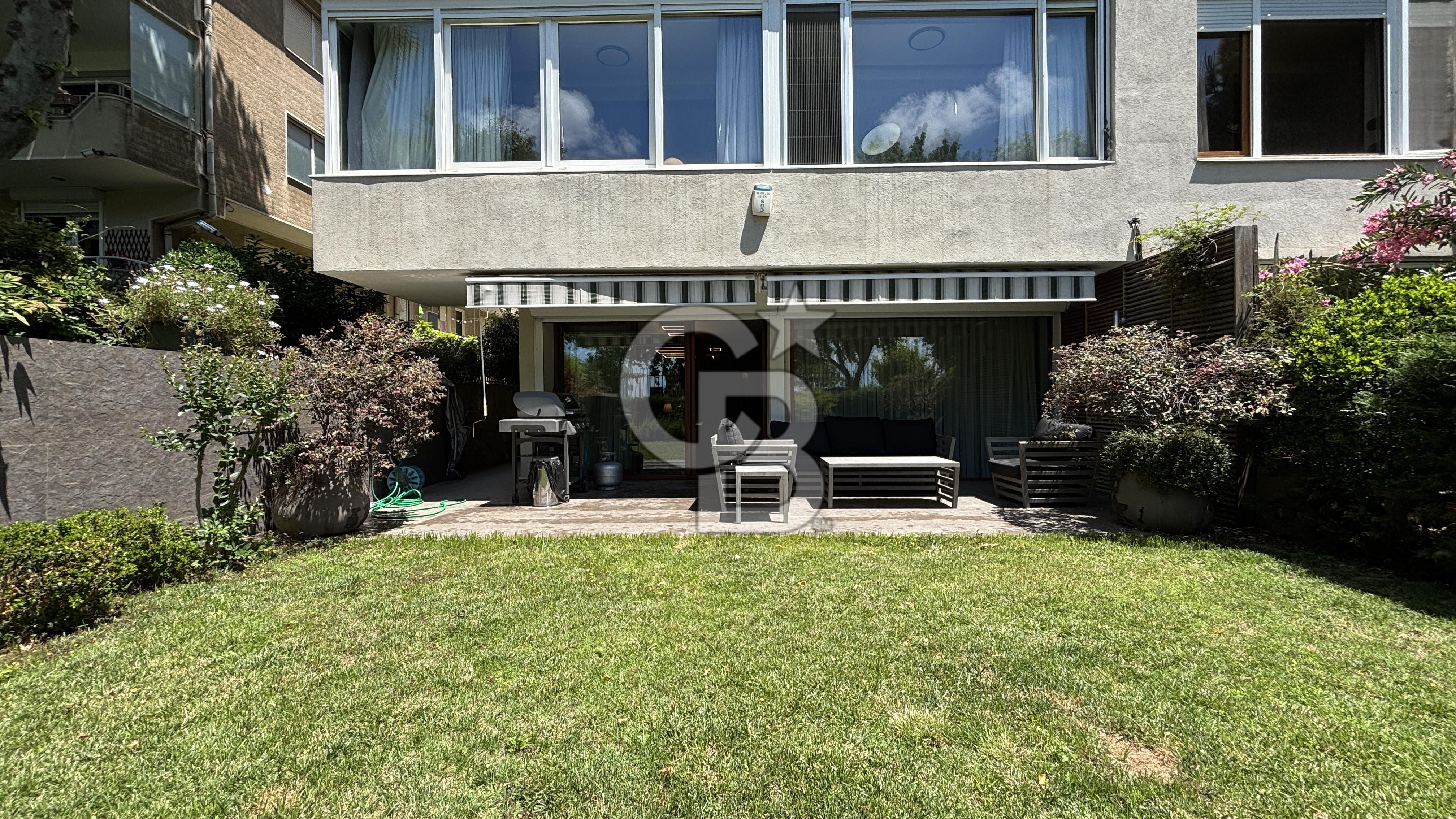 Suadiye Pembegül Sokak Yalı Parseli 4+1 Kiralık Daire Eşyalı Lüks