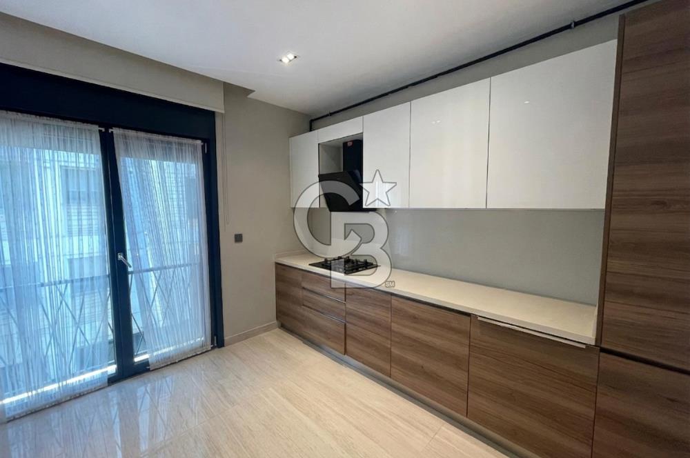 Suadiye Sahilde Havuzlu Binada SATILIK 3+1