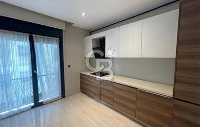 Suadiye Sahilde Havuzlu Binada SATILIK 3+1