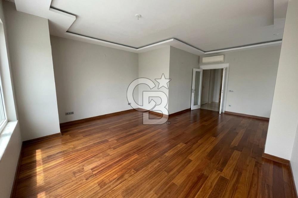 Suadiye Sahilde Havuzlu Binada SATILIK 3+1