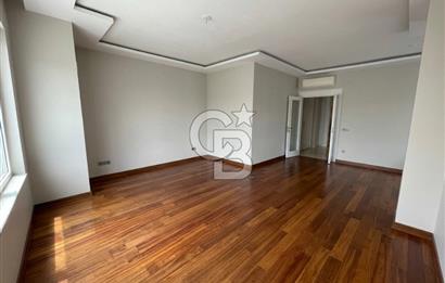 Suadiye Sahilde Havuzlu Binada SATILIK 3+1