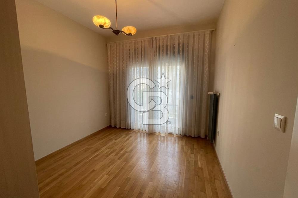 Suadiye Sahilde Havuzlu Binada SATILIK 3+1