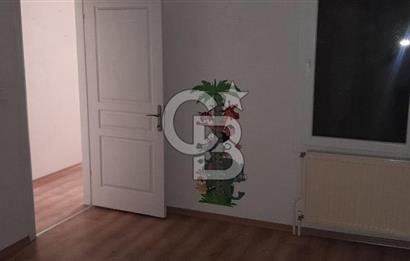 KARŞIYAKA'nın EN HAREKETLİ BÖLGESİNDE BULUNAN DAİREMİZ 3+1 OLUP 2.KATTADIR