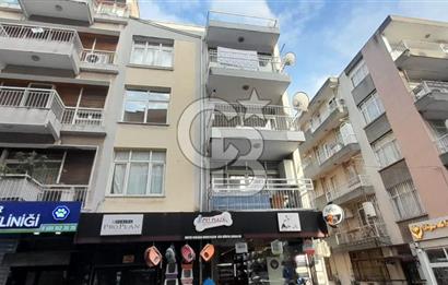 KARŞIYAKA'nın EN HAREKETLİ BÖLGESİNDE BULUNAN DAİREMİZ 3+1 OLUP 2.KATTADIR