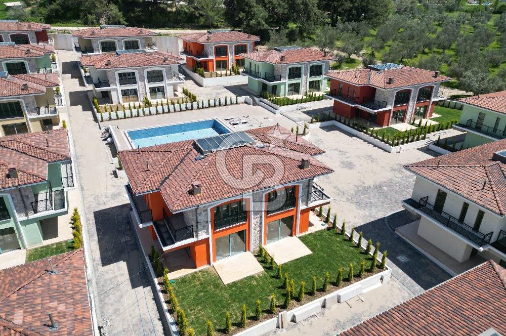 ÇANAKKALE MERKEZ BARBAROS ADLİYE BÖLGESİNDE SATILIK 3+1 VİLLA