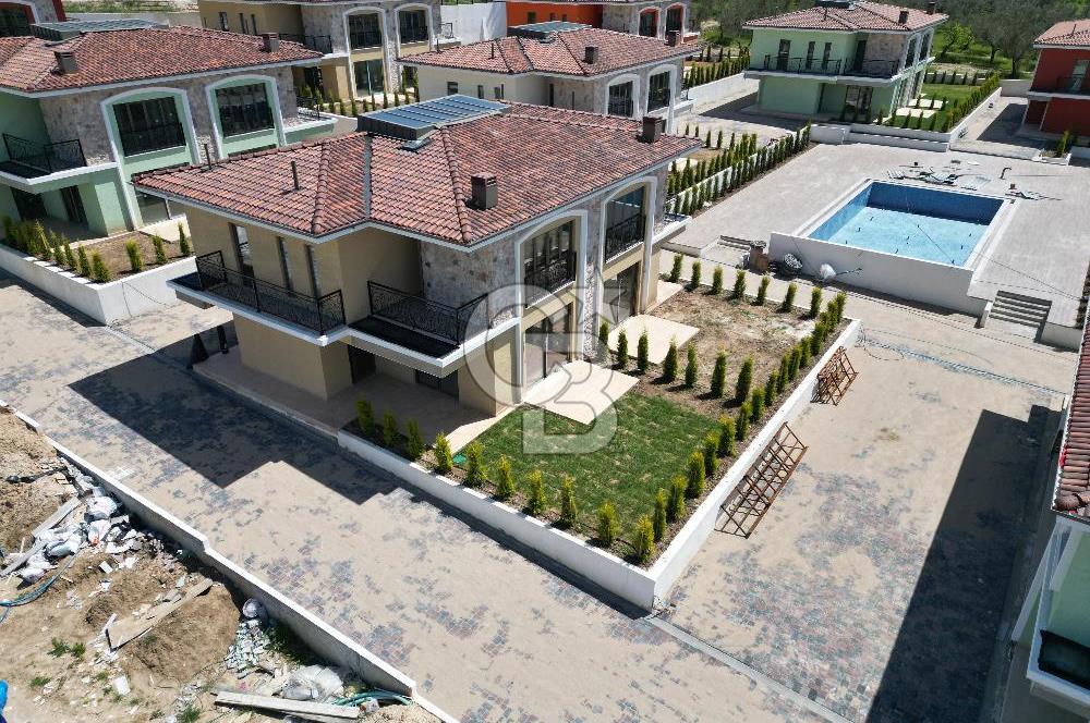 ÇANAKKALE MERKEZ BARBAROS ADLİYE BÖLGESİNDE SATILIK 3+1 VİLLA