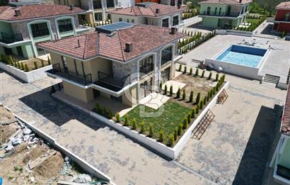 ÇANAKKALE MERKEZ BARBAROS ADLİYE BÖLGESİNDE SATILIK 3+1 VİLLA