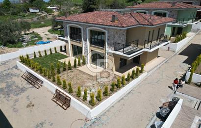 ÇANAKKALE MERKEZ BARBAROS ADLİYE BÖLGESİNDE SATILIK 3+1 VİLLA