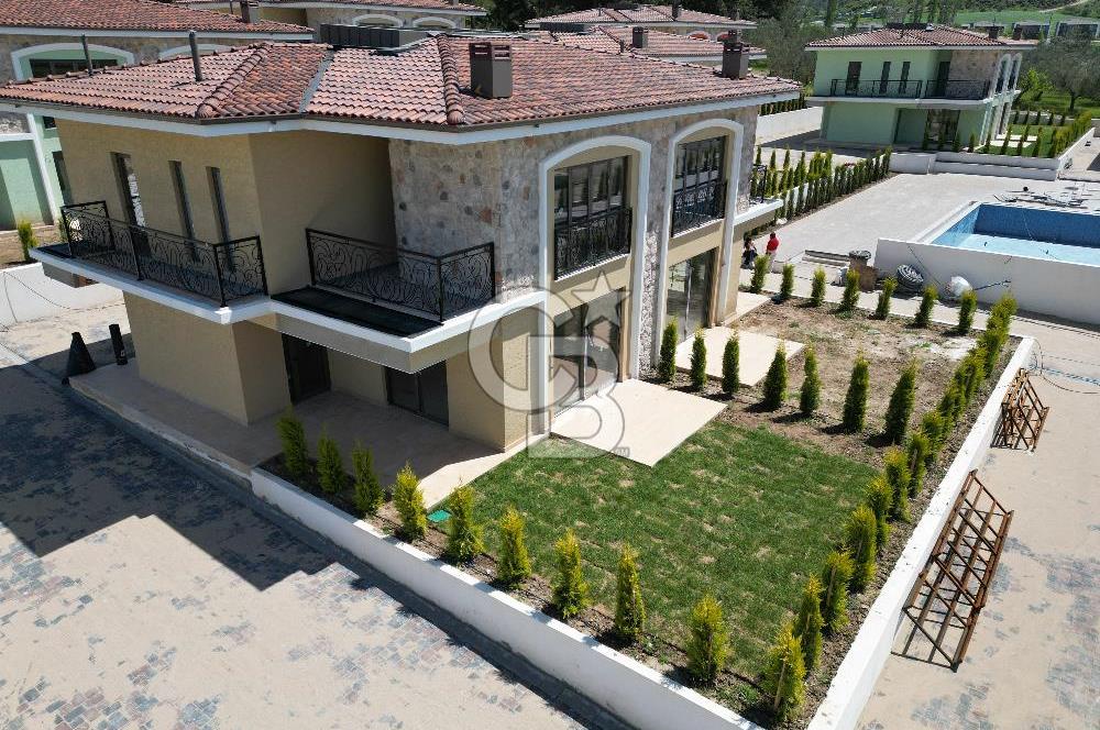 ÇANAKKALE MERKEZ BARBAROS ADLİYE BÖLGESİNDE SATILIK 3+1 VİLLA