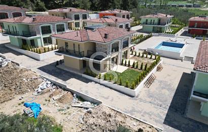 ÇANAKKALE MERKEZ BARBAROS ADLİYE BÖLGESİNDE SATILIK 3+1 VİLLA