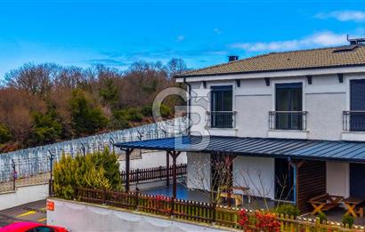 BAHÇELİ YAŞAM KONAKLARIN DA SATILIK VİLLA