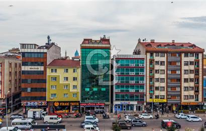 ALEMDAĞ CADDESİN DE 150 m2 KİRALIK PLAZA KATI 