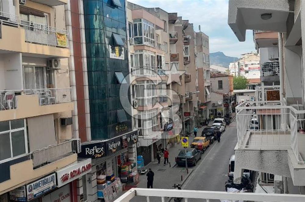 KARŞIYAKA'nın EN HAREKETLİ BÖLGESİNDE BULUNAN DAİREMİZ 3+1 OLUP 2.KATTADIR