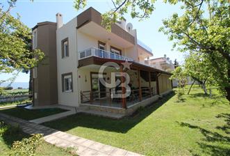 Ayvalık ‘da Kiralık Eşyalı Villa – Kumsalda Güneşlenmek İyi Gelecek - 1 - 346287
