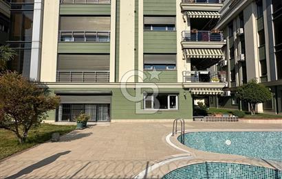 Florya Şenlikköy Site İçerisinde Satılık 4+1 Daire