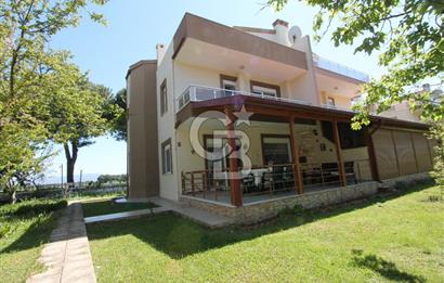Ayvalık ‘da Kiralık Eşyalı Villa – Kumsalda Güneşlenmek İyi Gelecek
