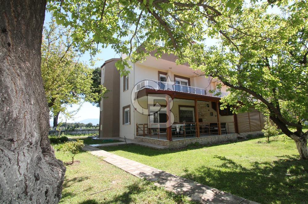 Ayvalık ‘da Kiralık Eşyalı Villa – Kumsalda Güneşlenmek İyi Gelecek