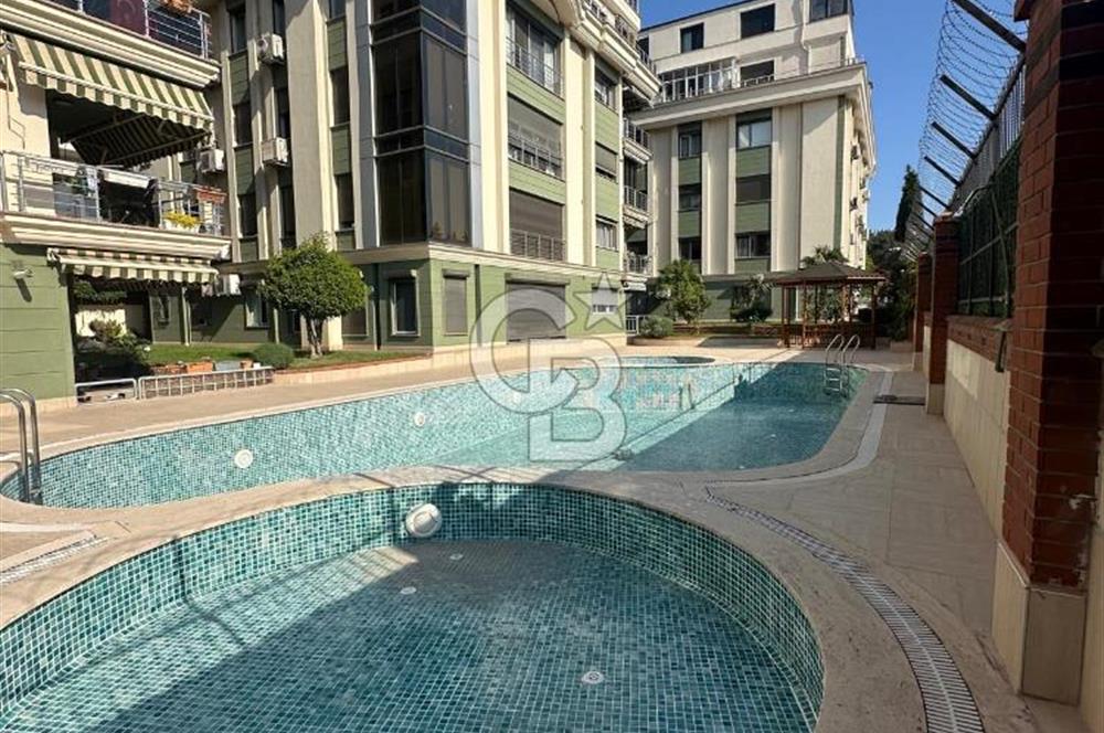 Florya Şenlikköy Site İçerisinde Satılık 4+1 Daire