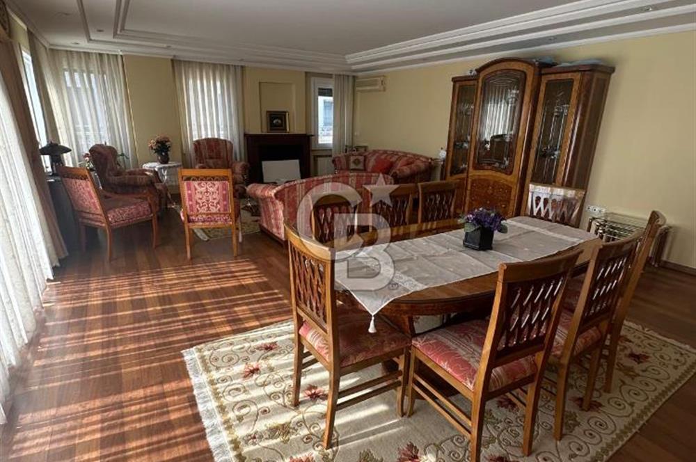 Florya Şenlikköy Site İçerisinde Satılık 4+1 Daire