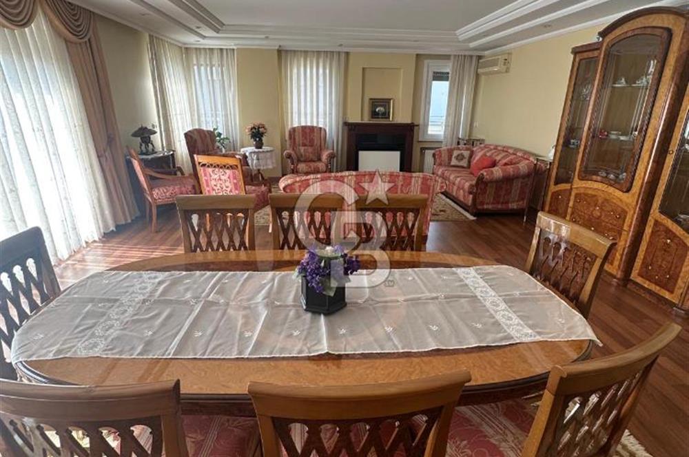 Florya Şenlikköy Site İçerisinde Satılık 4+1 Daire