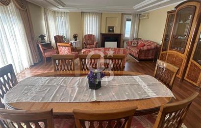 Florya Şenlikköy Site İçerisinde Satılık 4+1 Daire