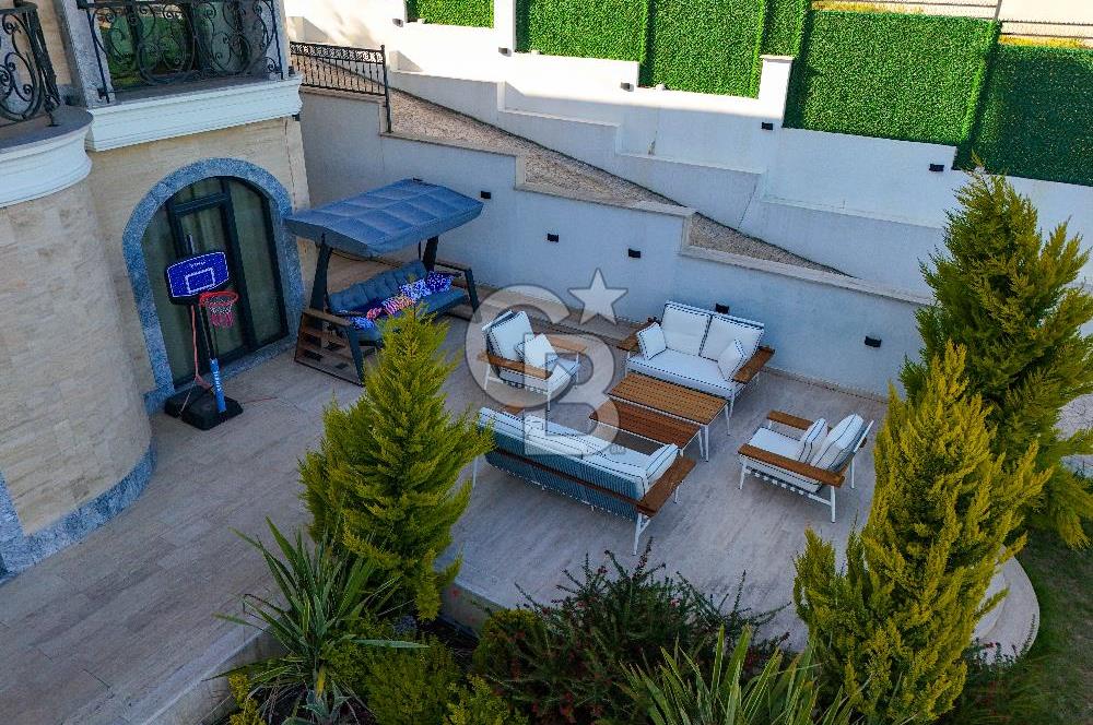 ŞİLE YAKA MAHALLESİ' NDE GENİŞ BAHÇELİ TRİPLEKS VİLLA