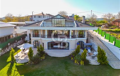 ŞİLE YAKA MAHALLESİ' NDE GENİŞ BAHÇELİ TRİPLEKS VİLLA