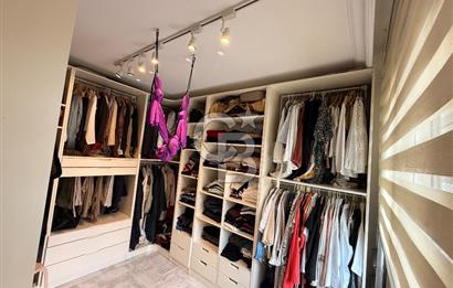 Florya Merkezi Konumda Satılık 4+1 Daire