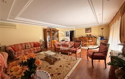 Florya Şenlikköy Site İçerisinde Satılık 4+1 Daire