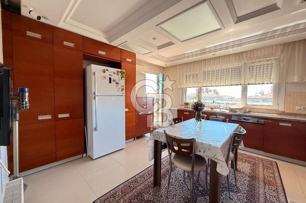 Florya Şenlikköy Site İçerisinde Satılık 4+1 Daire