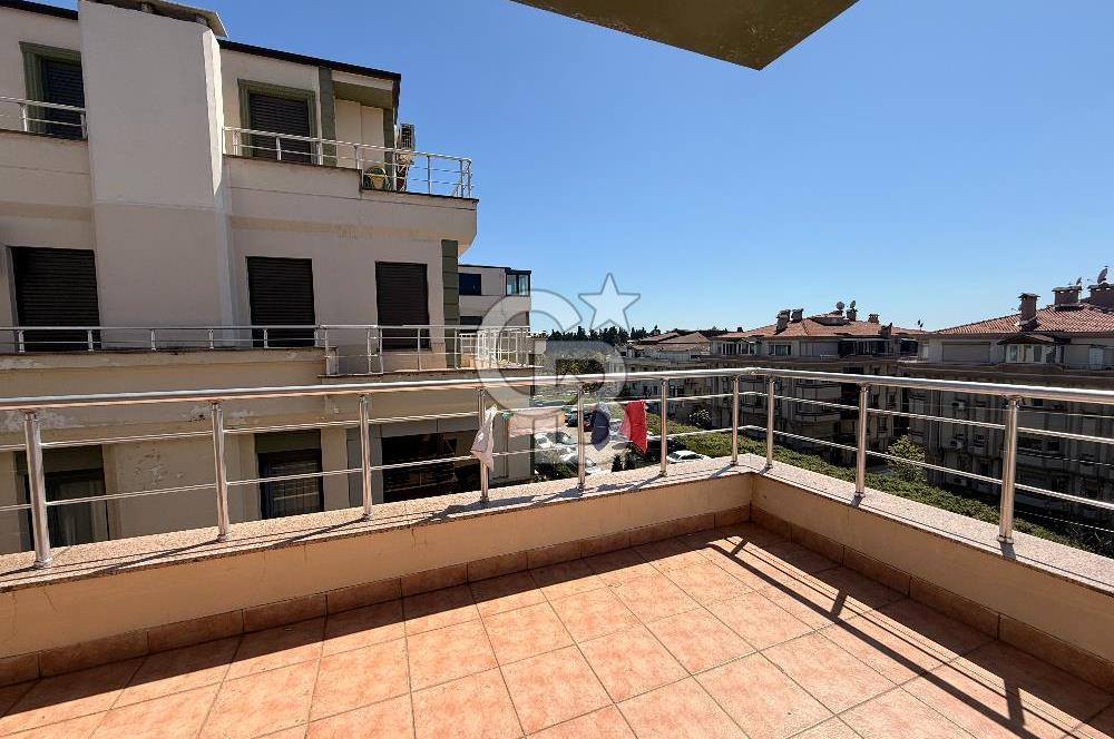 Florya Şenlikköy Site İçerisinde Satılık 4+1 Daire