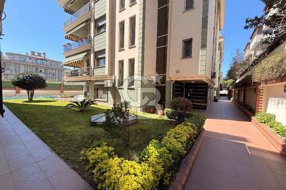 Florya Şenlikköy Site İçerisinde Satılık 4+1 Daire