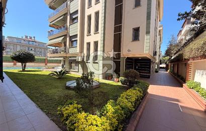 Florya Şenlikköy Site İçerisinde Satılık 4+1 Daire