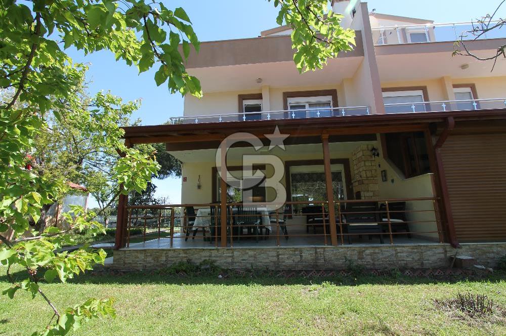 Ayvalık ‘da Kiralık Eşyalı Villa – Kumsalda Güneşlenmek İyi Gelecek