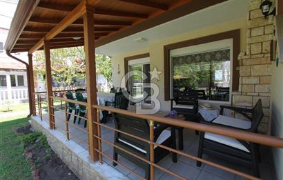 Ayvalık ‘da Kiralık Eşyalı Villa – Kumsalda Güneşlenmek İyi Gelecek