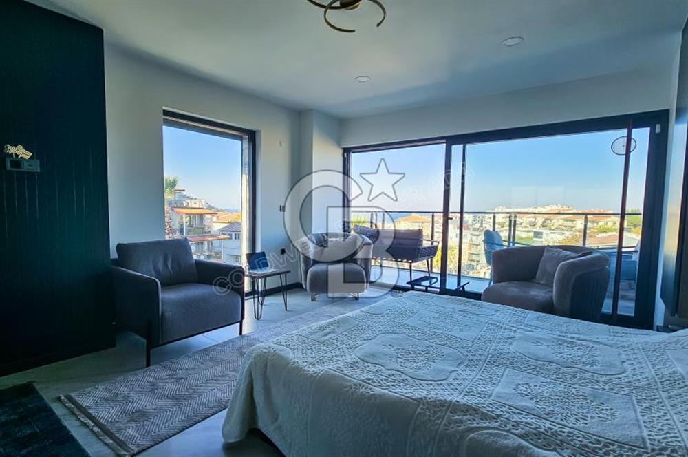 Kuşadası Deniz Manzaralı Ultra Lüks Satılık 5+2 Villa