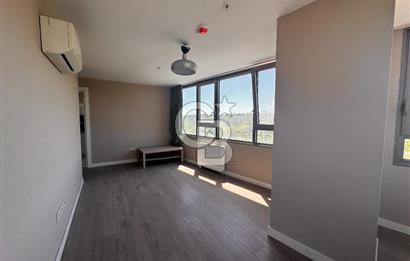 Topkapı İnistanbul Sitesinde Havuz Cepheli 2+1 Kiralık Daire