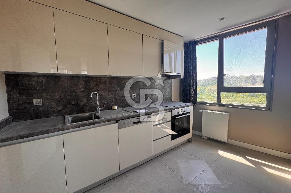 Topkapı İnistanbul Sitesinde Havuz Cepheli 2+1 Kiralık Daire