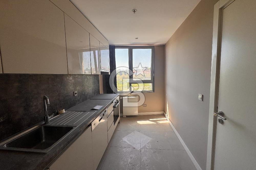 Topkapı İnistanbul Sitesinde Havuz Cepheli 2+1 Kiralık Daire