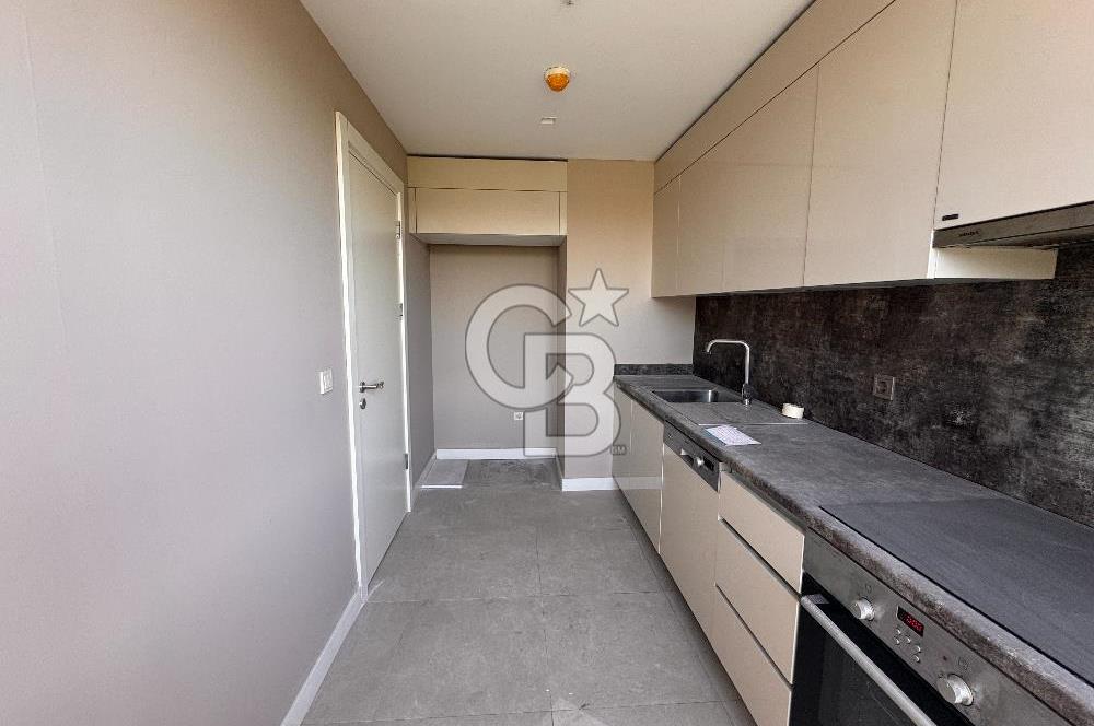 Topkapı İnistanbul Sitesinde Havuz Cepheli 2+1 Kiralık Daire