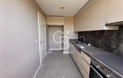 Topkapı İnistanbul Sitesinde Havuz Cepheli 2+1 Kiralık Daire