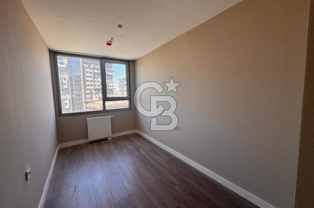 Topkapı İnistanbul Sitesinde Havuz Cepheli 2+1 Kiralık Daire