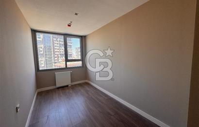 Topkapı İnistanbul Sitesinde Havuz Cepheli 2+1 Kiralık Daire