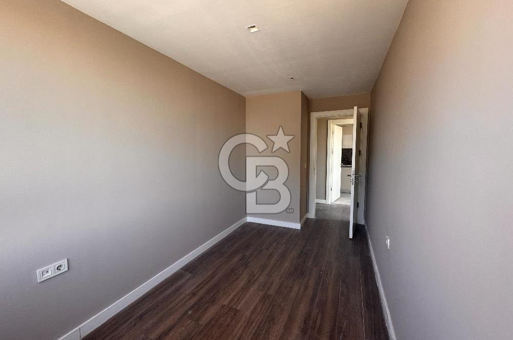 Topkapı İnistanbul Sitesinde Havuz Cepheli 2+1 Kiralık Daire