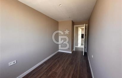 Topkapı İnistanbul Sitesinde Havuz Cepheli 2+1 Kiralık Daire