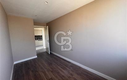 Topkapı İnistanbul Sitesinde Havuz Cepheli 2+1 Kiralık Daire