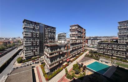 Topkapı İnistanbul Sitesinde Havuz Cepheli 2+1 Kiralık Daire