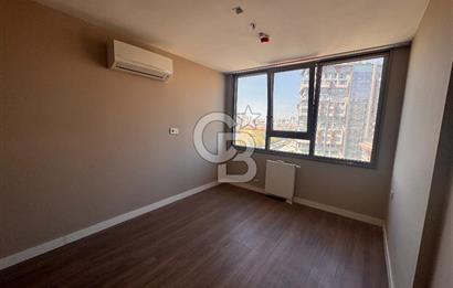 Topkapı İnistanbul Sitesinde Havuz Cepheli 2+1 Kiralık Daire