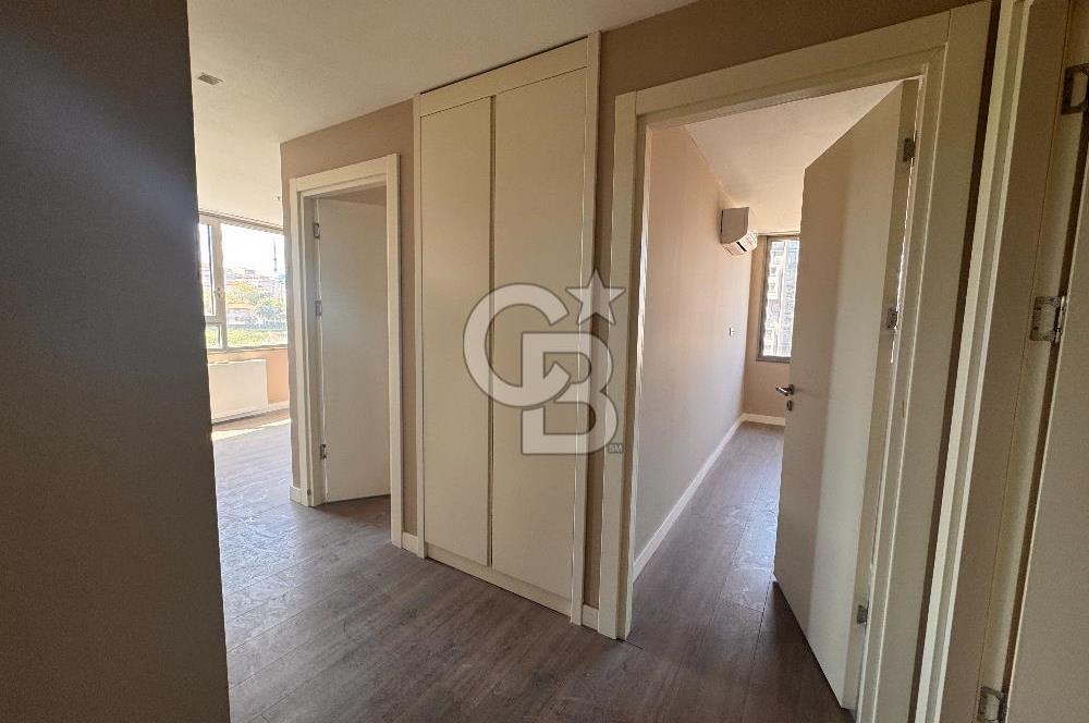 Topkapı İnistanbul Sitesinde Havuz Cepheli 2+1 Kiralık Daire